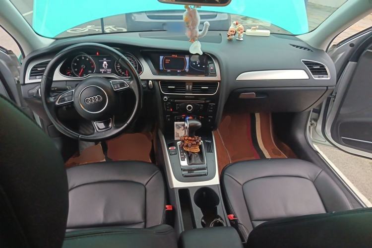 Used Audi A4L 2013 35 TFSI Automatic Standard Model Center Console