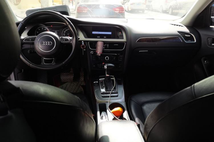 Used Audi A4L 2013 35 TFSI Automatic Standard Model Center Console