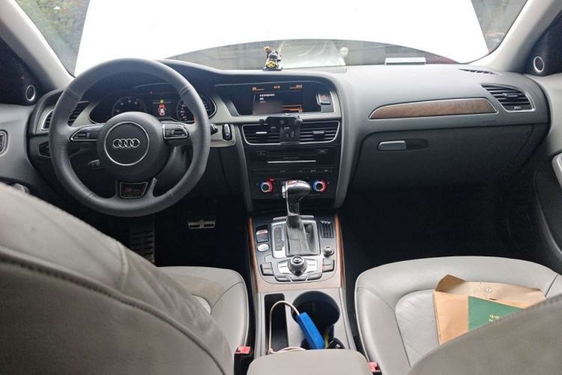 Used Audi A4L 2013 35 TFSI Automatic Luxury Model Center Console