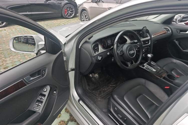 Used Audi A4L 2013 35 TFSI Automatic Comfort Model Driver Seat