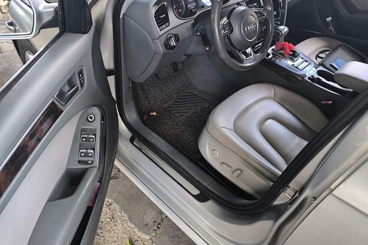Used Audi A4L 2013 35 TFSI Automatic Comfort Model Driver Seat