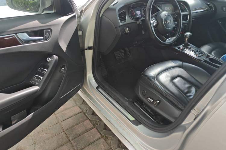 Used Audi A4L 2013 35 TFSI Automatic Comfort Model Driver Seat