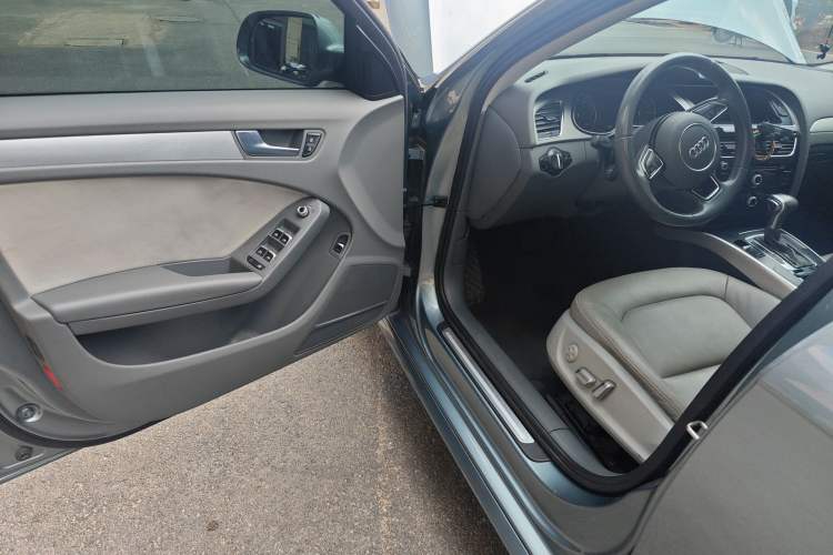 Used Audi A4L 2013 35 TFSI Automatic Standard Model Driver Seat