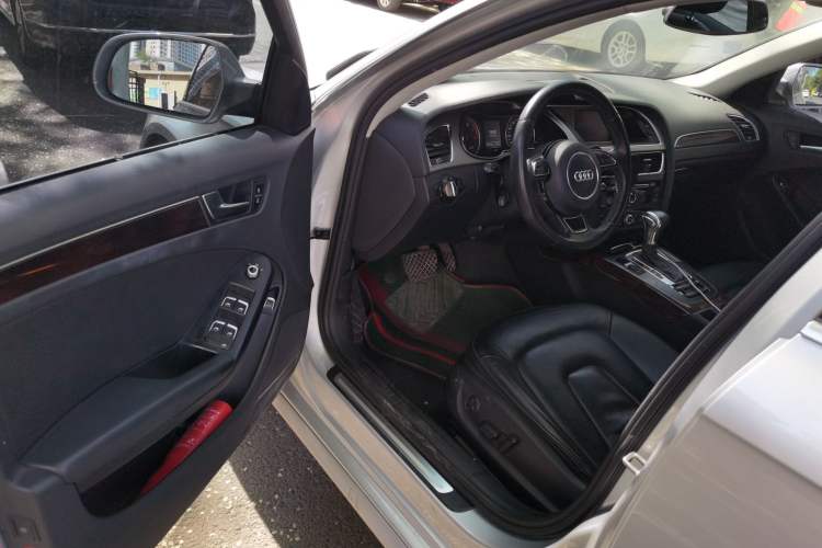Used Audi A4L 2013 35 TFSI Automatic Standard Model Driver Seat