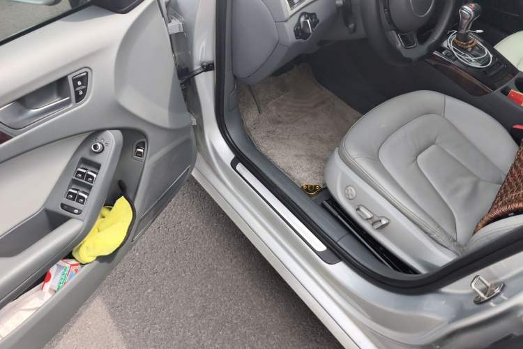Used Audi A4L 2013 35 TFSI Automatic Comfort Model Driver Seat