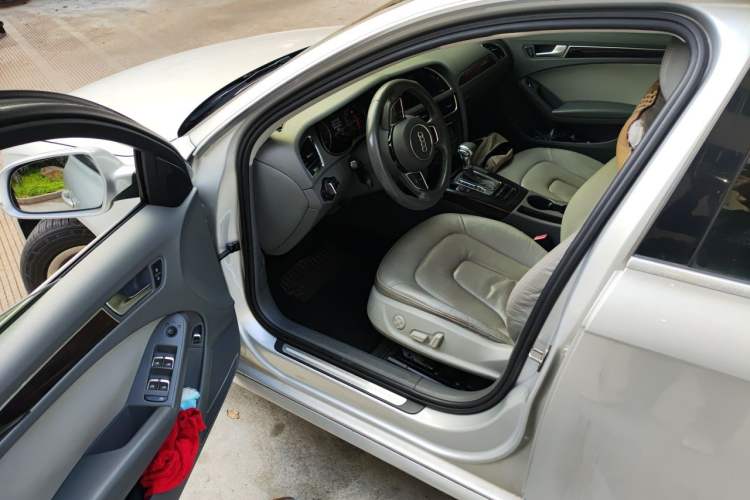 Used Audi A4L 2013 35 TFSI Automatic Standard Model Driver Seat