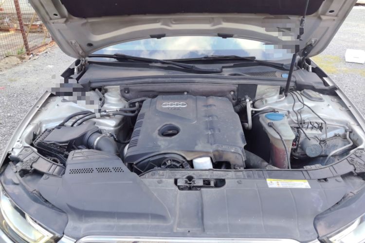 Used Audi A4L 2013 35 TFSI Automatic Standard Model Engine Bay