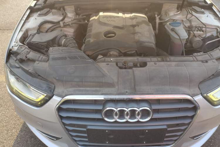 Used Audi A4L 2013 35 TFSI Automatic Standard Model Engine Bay
