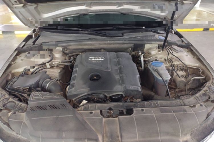 Used Audi A4L 2013 35 TFSI Automatic Standard Model Engine Bay
