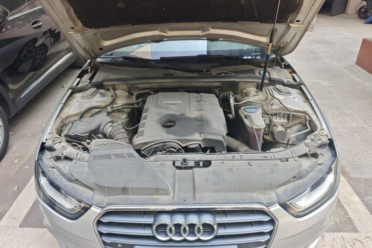 Used Audi A4L 2013 35 TFSI Automatic Standard Model Engine Bay