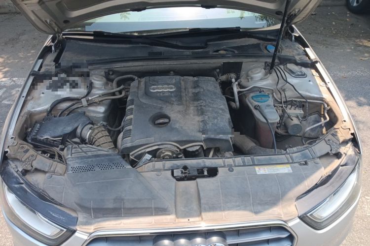 Used Audi A4L 2013 35 TFSI Automatic Standard Model Engine Bay
