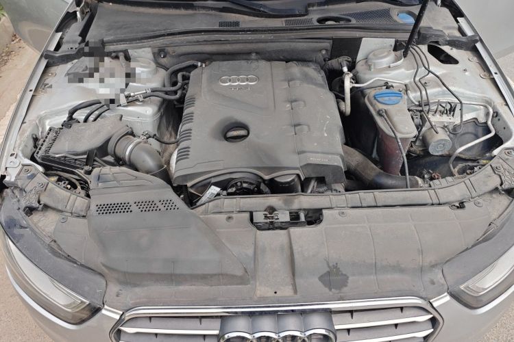 Used Audi A4L 2013 35 TFSI Automatic Standard Model Engine Bay