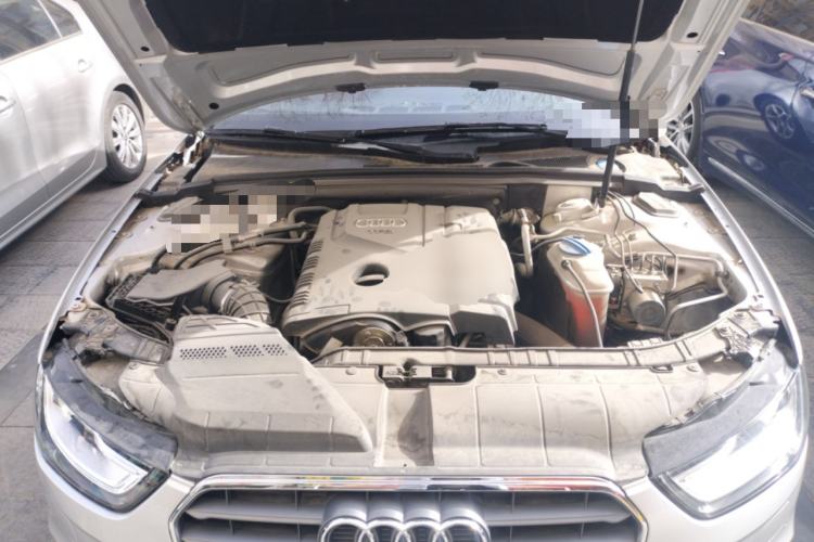 Used Audi A4L 2013 35 TFSI Automatic Standard Model Engine Bay