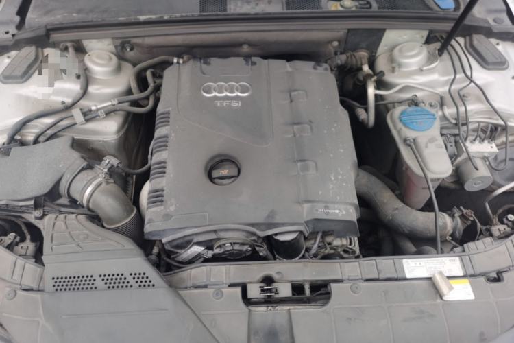 Used Audi A4L 2013 35 TFSI Automatic Comfort Model Engine Bay