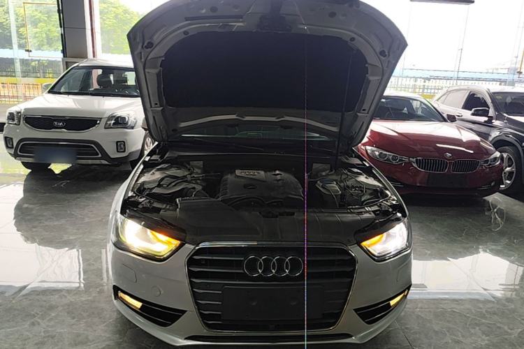 Used Audi A4L 2013 35 TFSI Automatic Standard Model Engine Bay
