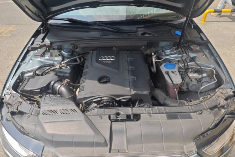 Used Audi A4L 2013 35 TFSI Automatic Standard Model Engine Bay