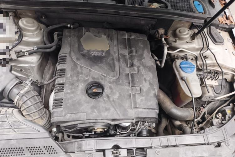 Used Audi A4L 2013 35 TFSI Automatic Standard Model Engine Bay