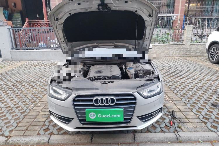 Used Audi A4L 2013 35 TFSI Automatic Technology Edition Engine Bay