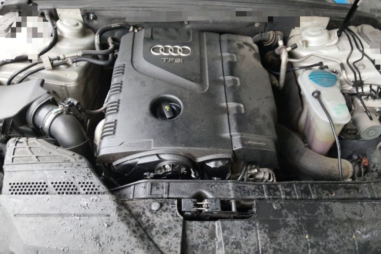 Used Audi A4L 2013 35 TFSI Automatic Standard Model Engine Bay