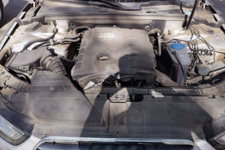 Used Audi A4L 2013 35 TFSI Automatic Standard Model Engine Bay