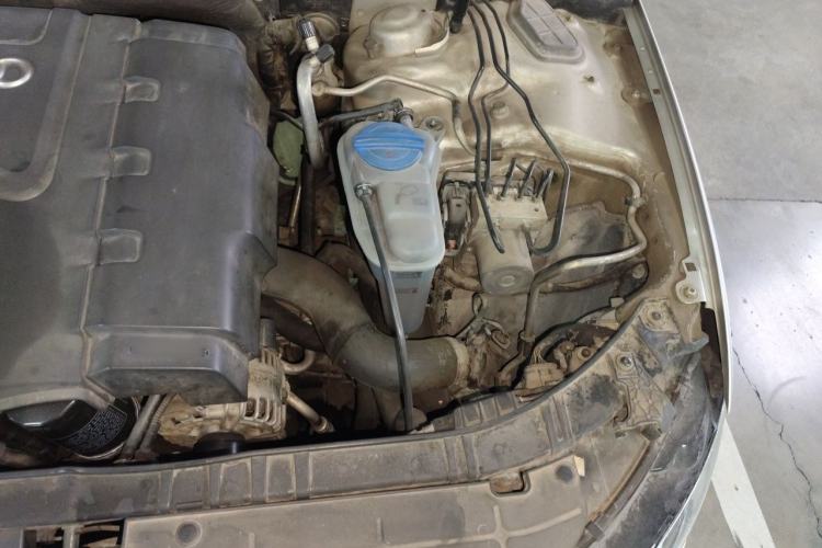 Used Audi A4L 2013 35 TFSI Automatic Standard Model Engine Bay Left
