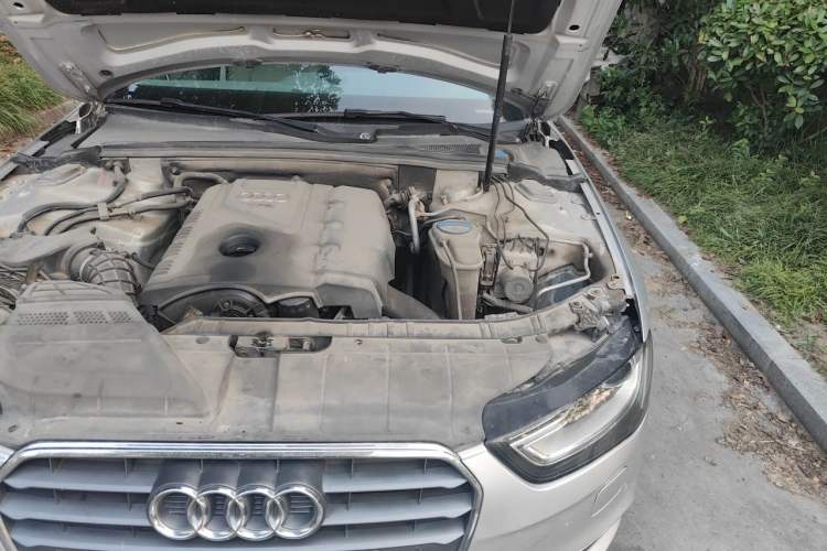 Used Audi A4L 2013 35 TFSI Automatic Standard Model Engine Bay Left