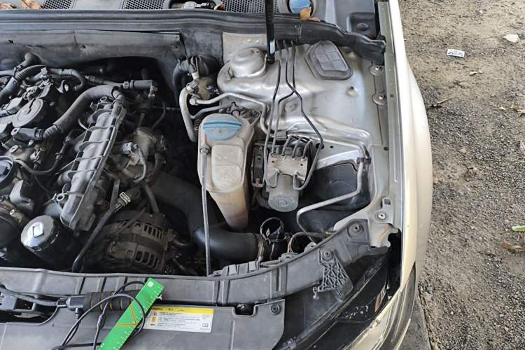 Used Audi A4L 2013 35 TFSI Automatic Comfort Model Engine Bay Left