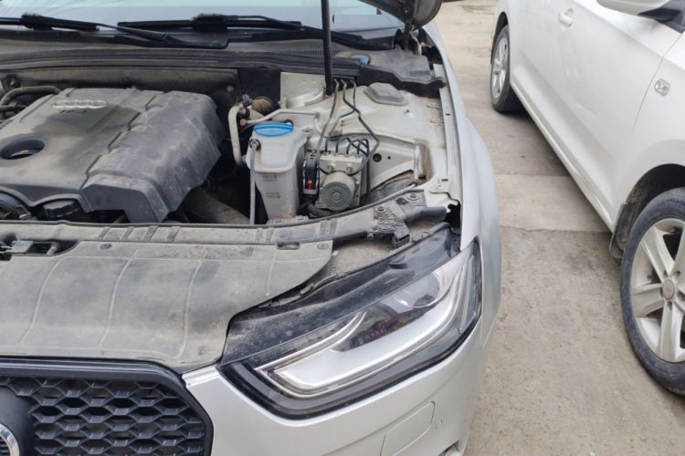 Used Audi A4L 2013 35 TFSI Automatic Standard Model Engine Bay Left