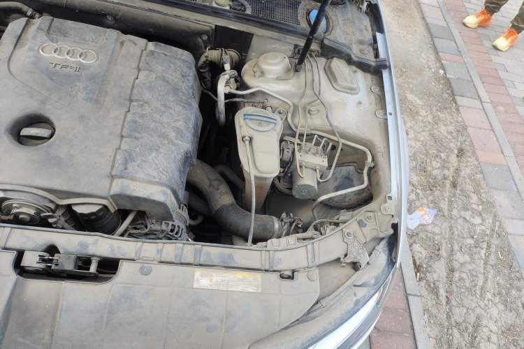 Used Audi A4L 2013 35 TFSI Automatic Standard Model Engine Bay Left