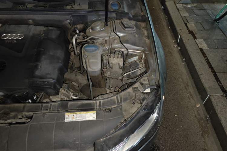 Used Audi A4L 2013 35 TFSI Automatic Standard Model Engine Bay Left