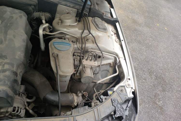 Used Audi A4L 2013 35 TFSI Automatic Comfort Model Engine Bay Left