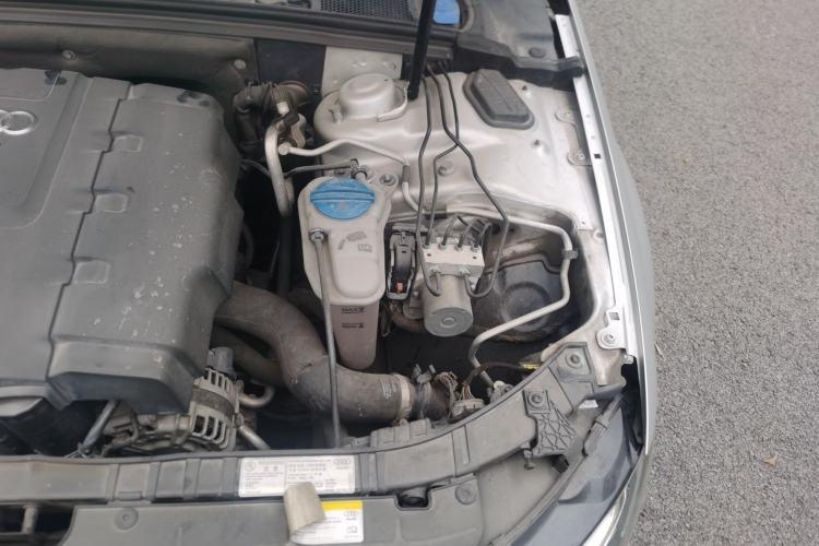 Used Audi A4L 2013 35 TFSI Automatic Comfort Model Engine Bay Left