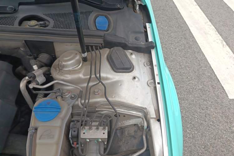 Used Audi A4L 2013 35 TFSI Automatic Standard Model Engine Bay Left