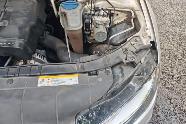 Used Audi A4L 2013 40 TFSI quattro Individual Sport Edition Engine Bay Left
