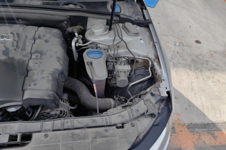 Used Audi A4L 2013 35 TFSI Automatic Technology Edition Engine Bay Left