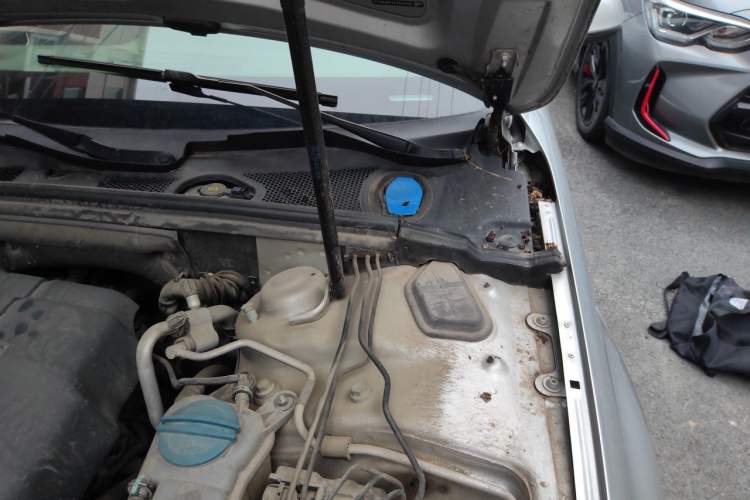 Used Audi A4L 2013 35 TFSI Automatic Comfort Model Engine Bay Left