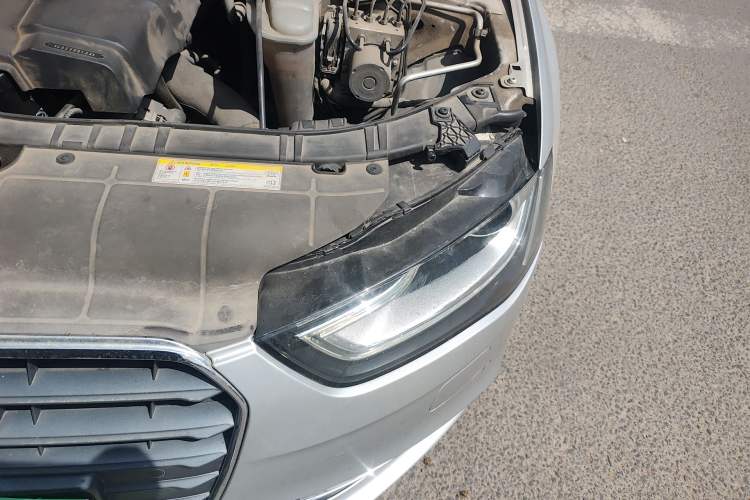 Used Audi A4L 2013 35 TFSI Automatic Standard Model Engine Bay Left