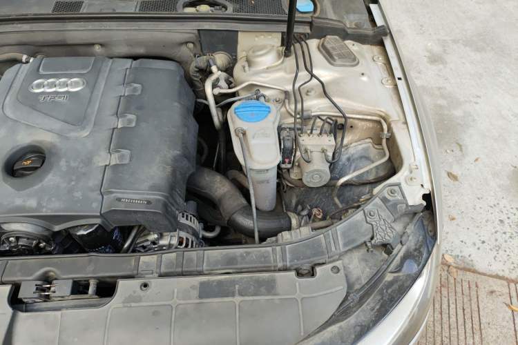 Used Audi A4L 2013 35 TFSI Automatic Standard Model Engine Bay Left