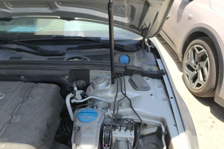 Used Audi A4L 2013 35 TFSI Automatic Standard Model Engine Bay Left