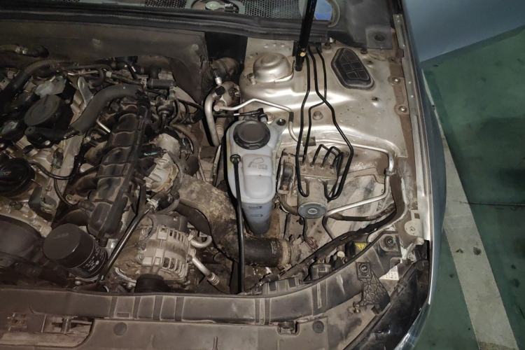 Used Audi A4L 2013 35 TFSI Automatic Standard Model Engine Bay Left