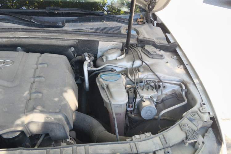 Used Audi A4L 2013 35 TFSI Automatic Standard Model Engine Bay Left