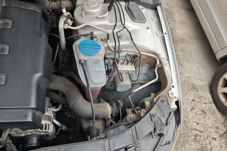 Used Audi A4L 2013 35 TFSI Automatic Technology Edition Engine Bay Left