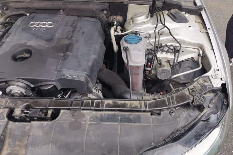 Used Audi A4L 2013 35 TFSI Automatic Technology Edition Engine Bay Left
