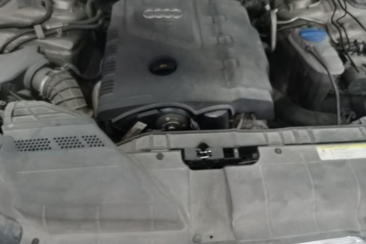 Used Audi A4L 2013 35 TFSI Automatic Standard Model Engine Bay