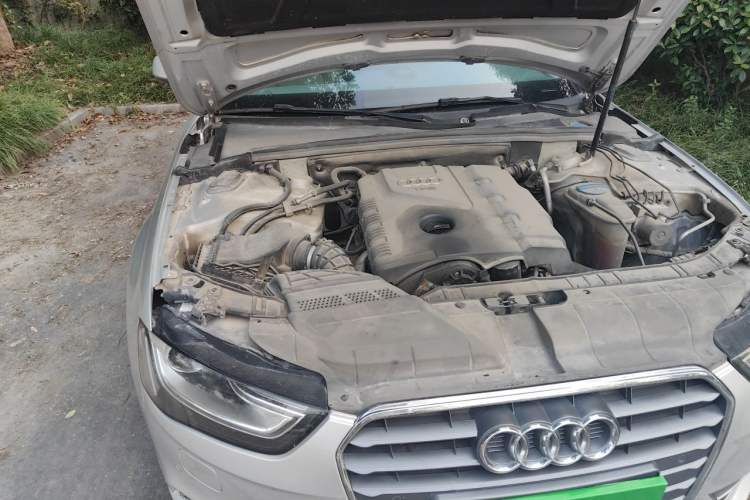 Used Audi A4L 2013 35 TFSI Automatic Standard Model Engine Bay Right