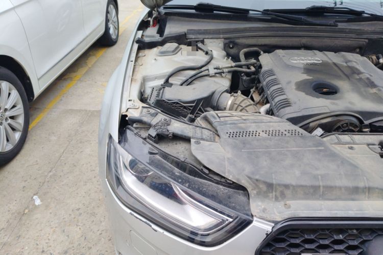 Used Audi A4L 2013 35 TFSI Automatic Standard Model Engine Bay Right