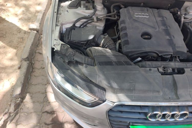 Used Audi A4L 2013 35 TFSI Automatic Comfort Model Engine Bay Right