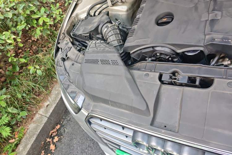 Used Audi A4L 2013 40 TFSI quattro Individual Sport Edition Engine Bay Right