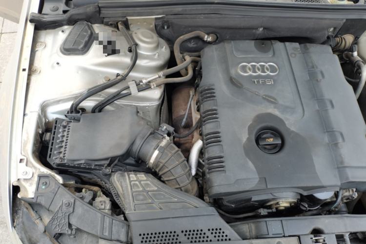 Used Audi A4L 2013 40 TFSI quattro Sport version Engine Bay Right