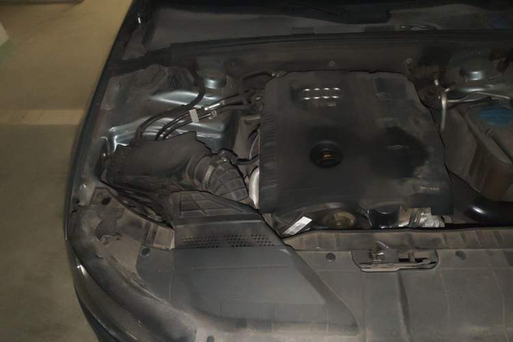 Used Audi A4L 2013 35 TFSI Automatic Standard Model Engine Bay Right